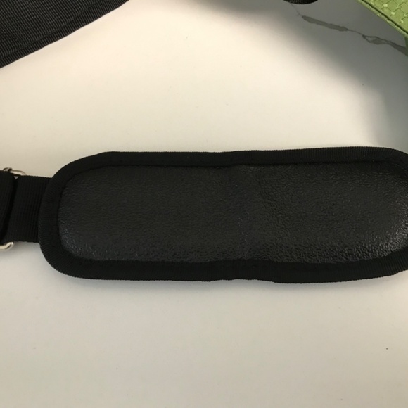 Heys TravelMate Crossbody Olive Green Eco Day Bag Purse Wallet NWOT - Picture 14 of 16